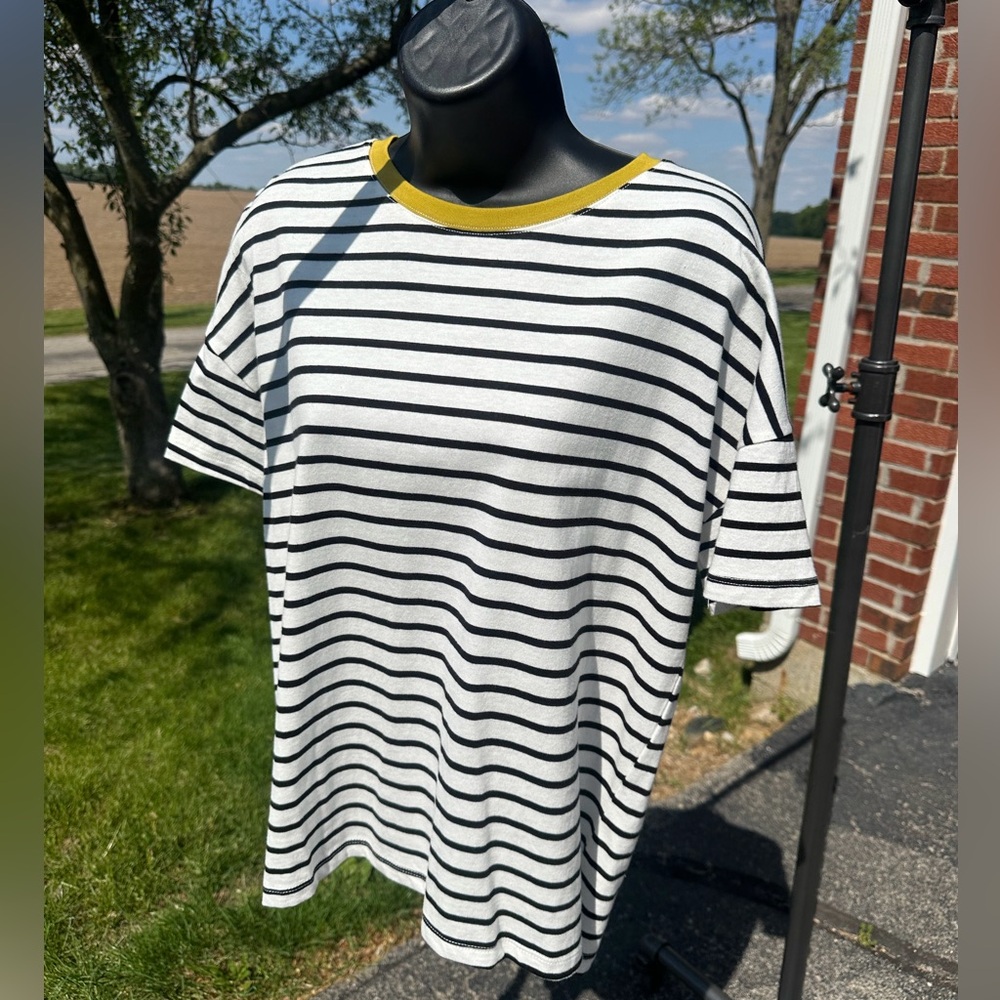 NWT - Boutique Inventory - T-shirt